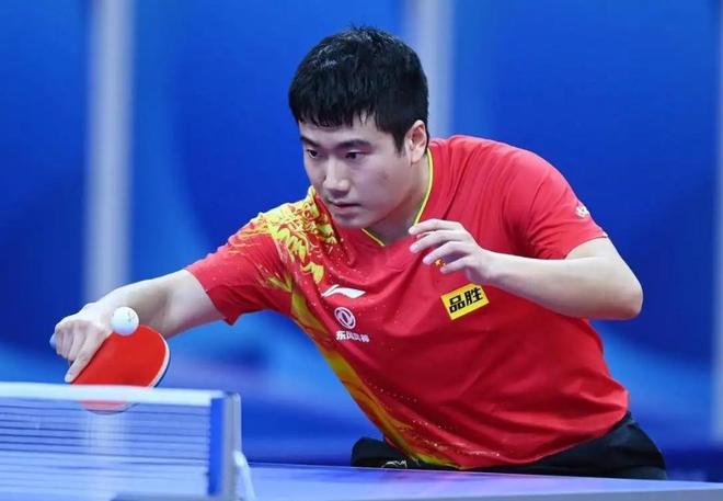 三球轻取菲奥伦蒂那 那波利领跑意甲积分榜.