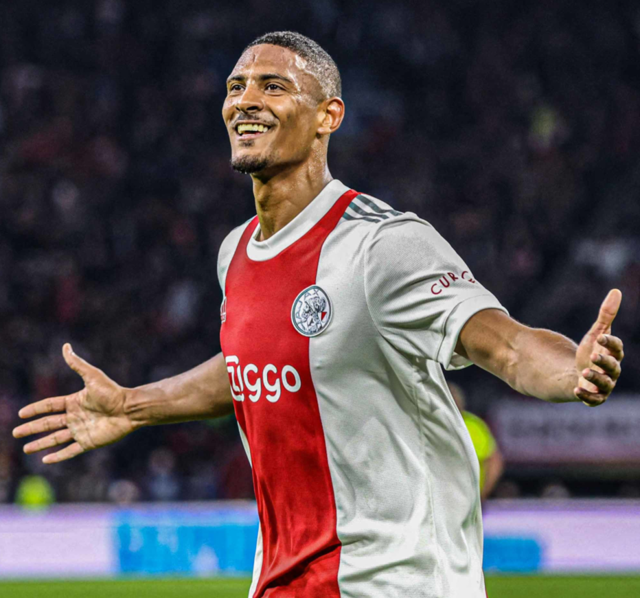 体育官方:唐纳鲁马加盟巴黎圣日耳曼 双方签约5年